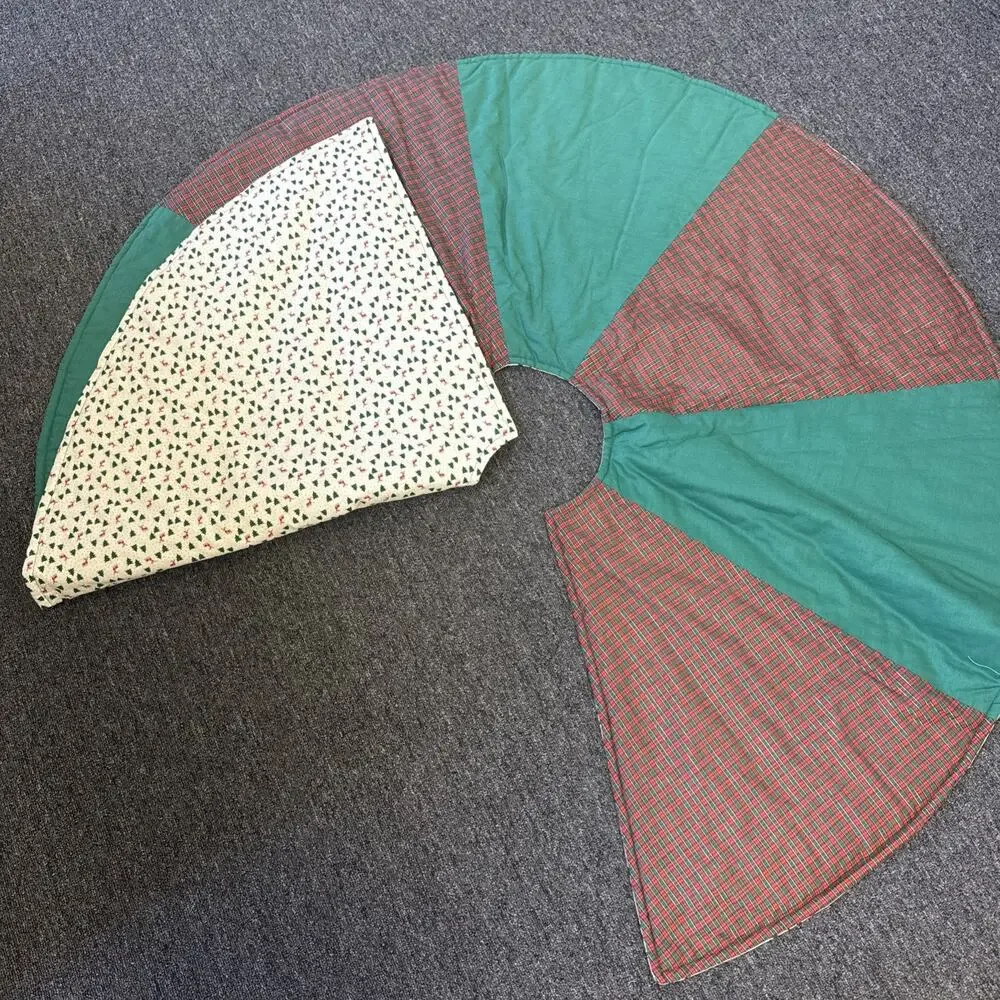 Vintage Handmade Reversible Christmas Tree Skirt 53